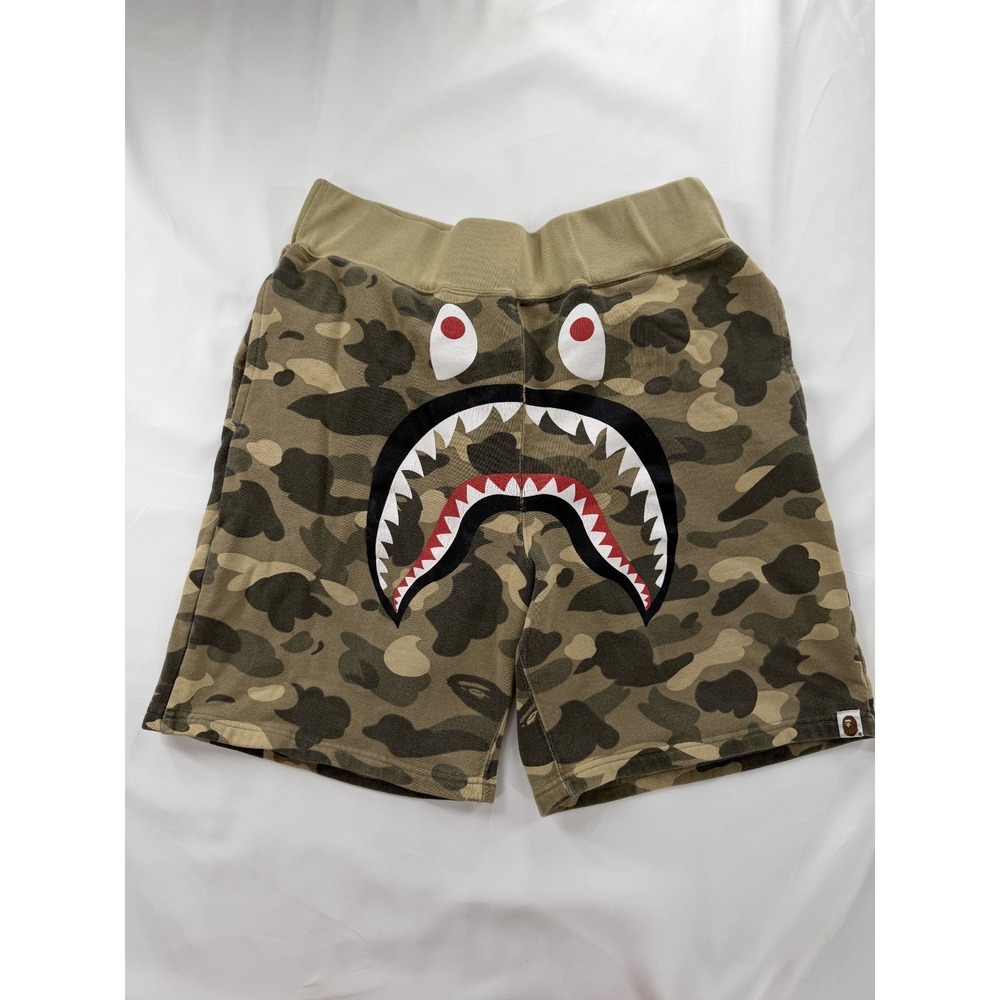 BAPE A Bathing Ape Shark Sweat Shorts Mens L Green 1st Camo
